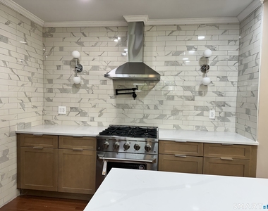 146 Sterling Street - Photo Thumbnail 8