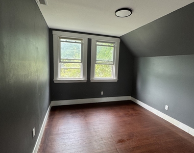 124 First Avenue - Photo Thumbnail 11