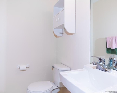 6 Larkspur Lane - Photo Thumbnail 7