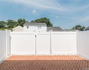 6 Larkspur Lane - Photo Thumbnail 6