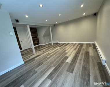 55 White Oak Lane - Photo Thumbnail 9