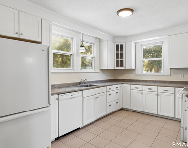 815 East Main Street - Photo Thumbnail 16