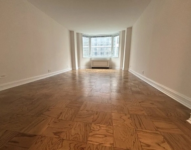 400 East 71st Street - Photo Thumbnail 1
