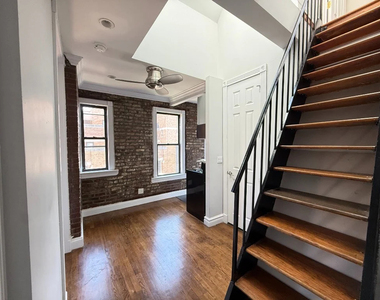 416 East 13th Street - Photo Thumbnail 5