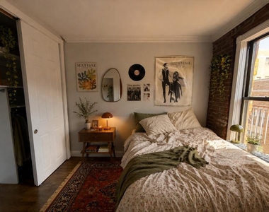 416 East 13th Street - Photo Thumbnail 7