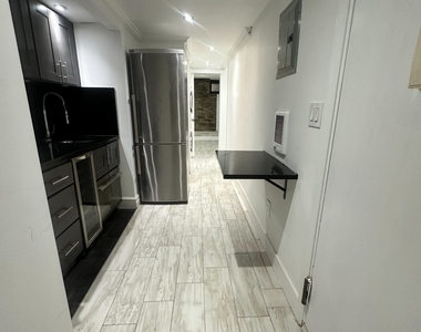 West 53rd Street - Photo Thumbnail 3