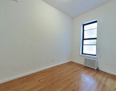 1402 Lexington Avenue - Photo Thumbnail 5