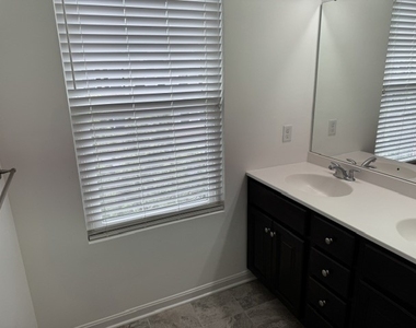 221 Faulk Dr - Photo Thumbnail 12