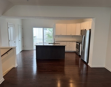 221 Faulk Dr - Photo Thumbnail 2