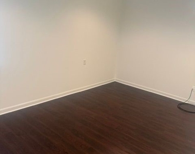 221 Faulk Dr - Photo Thumbnail 4