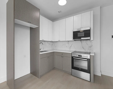 835 Maple Street - Photo Thumbnail 5