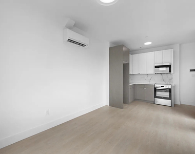 835 Maple Street - Photo Thumbnail 4