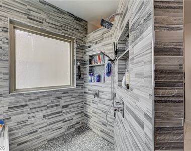 3910 Crooked Oak Street - Photo Thumbnail 12