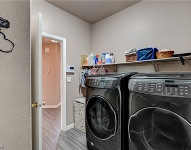 3910 Crooked Oak Street - Photo Thumbnail 23