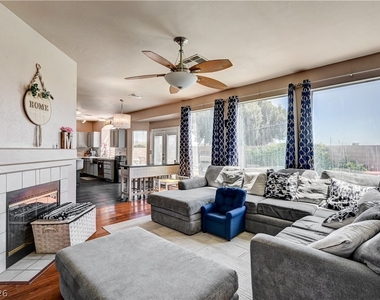 3910 Crooked Oak Street - Photo Thumbnail 7
