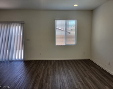 8056 Kings Guard Street - Photo Thumbnail 12