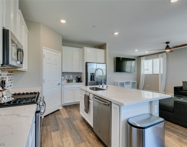 11940 Tomales Bay Street - Photo Thumbnail 23