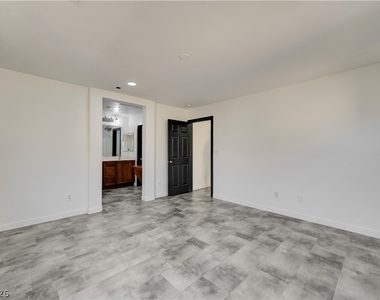 9929 Markhorn Court - Photo Thumbnail 35