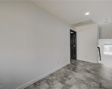 9929 Markhorn Court - Photo Thumbnail 32