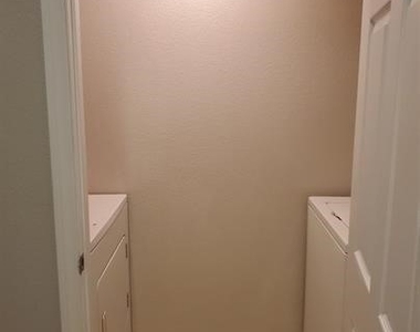 4400 Jones Boulevard - Photo Thumbnail 12