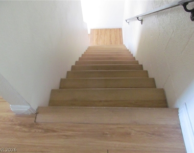 3518 Villa Knolls North Drive - Photo Thumbnail 7