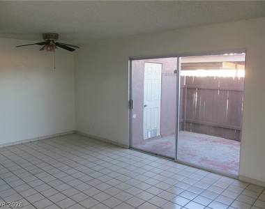 3518 Villa Knolls North Drive - Photo Thumbnail 2
