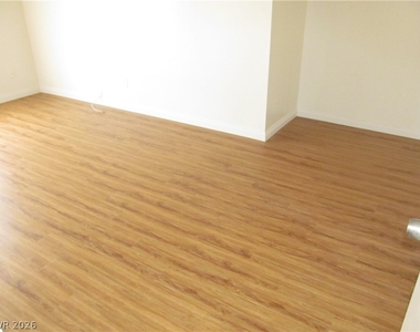 3518 Villa Knolls North Drive - Photo Thumbnail 10