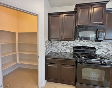 4608 Bear Island Court - Photo Thumbnail 8