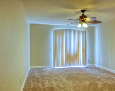 3924 Royal Scots Avenue - Photo Thumbnail 24