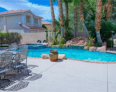3924 Royal Scots Avenue - Photo Thumbnail 38