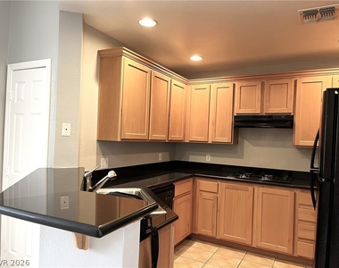 19 E Agate Avenue - Photo Thumbnail 4