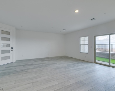 600 N Carriage Hill Drive - Photo Thumbnail 23