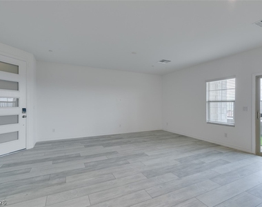 600 N Carriage Hill Drive - Photo Thumbnail 17