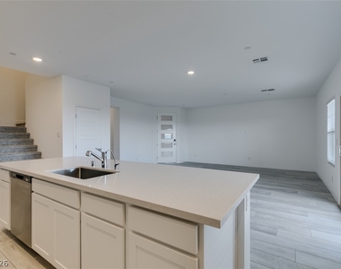 600 N Carriage Hill Drive - Photo Thumbnail 12