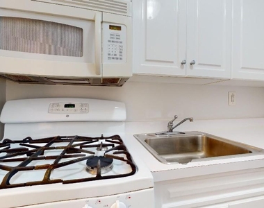 201 East 12th Street - Photo Thumbnail 6