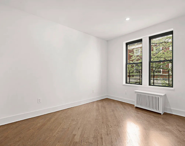 226 East 70th Street - Photo Thumbnail 5