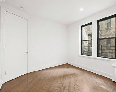 226 East 70th Street - Photo Thumbnail 3