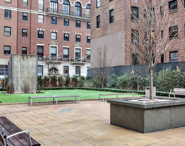 226 East 70th Street - Photo Thumbnail 14