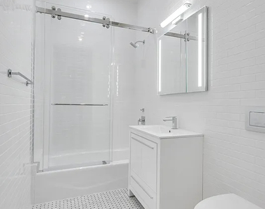 121 Madison Avenue - Photo Thumbnail 5