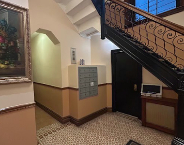 247 East 62nd Street - Photo Thumbnail 6
