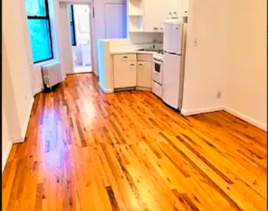 247 East 62nd Street - Photo Thumbnail 1
