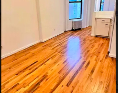 247 East 62nd Street - Photo Thumbnail 3