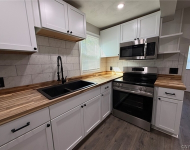 8261 Oswego Road - Photo Thumbnail 4