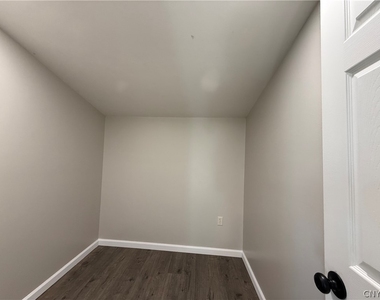 8261 Oswego Road - Photo Thumbnail 9