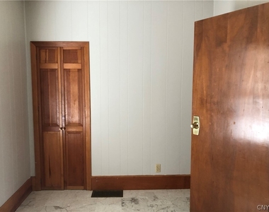 708 Schuyler Street - Photo Thumbnail 16
