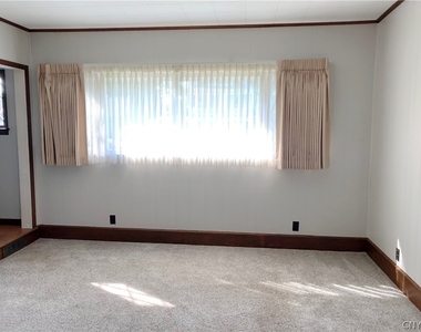 708 Schuyler Street - Photo Thumbnail 5