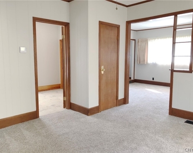 708 Schuyler Street - Photo Thumbnail 3