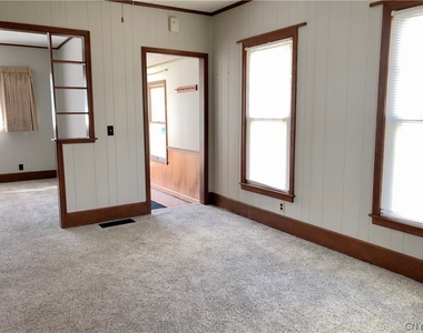 708 Schuyler Street - Photo Thumbnail 2