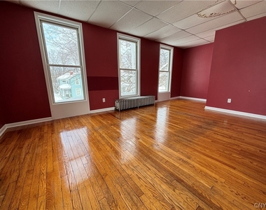 309 Mullin Street - Photo Thumbnail 1