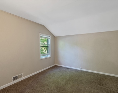 39 John Street - Photo Thumbnail 14